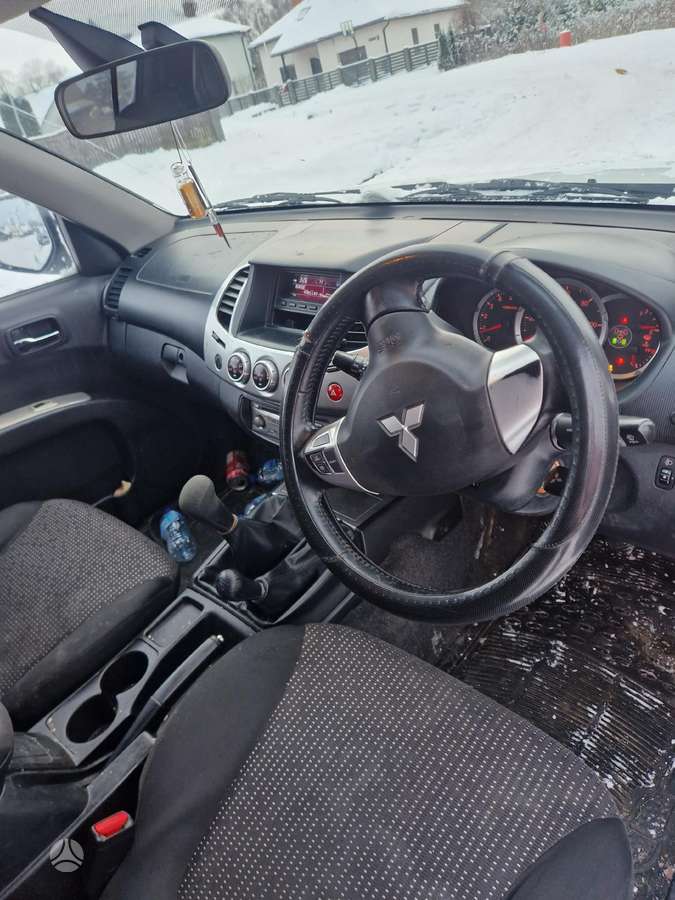 Mitsubishi L200, 2.4 l., pick-up 11