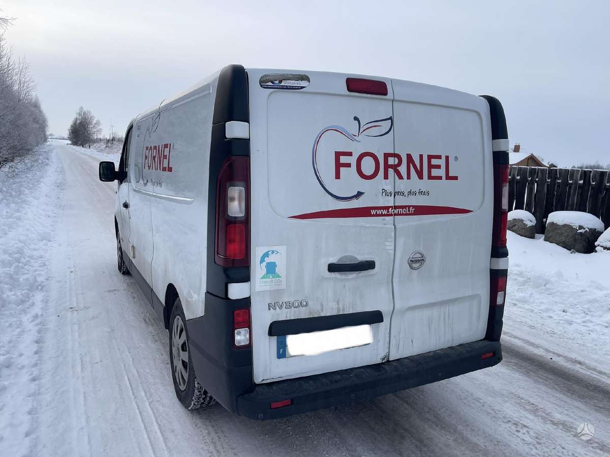 Nissan NV300, 1.6 l., cargo van 3