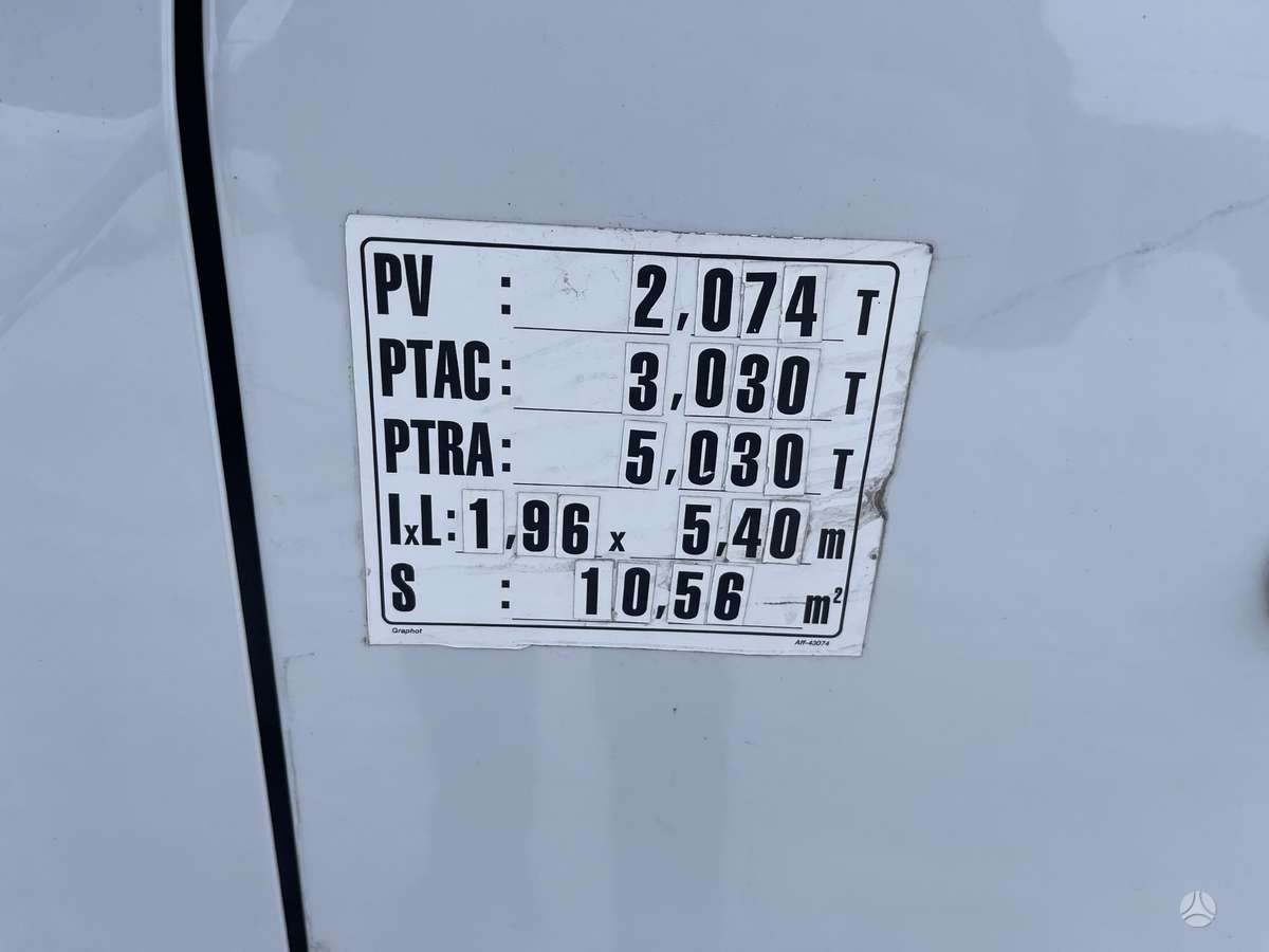 Nissan NV300, 1.6 l., cargo van 6