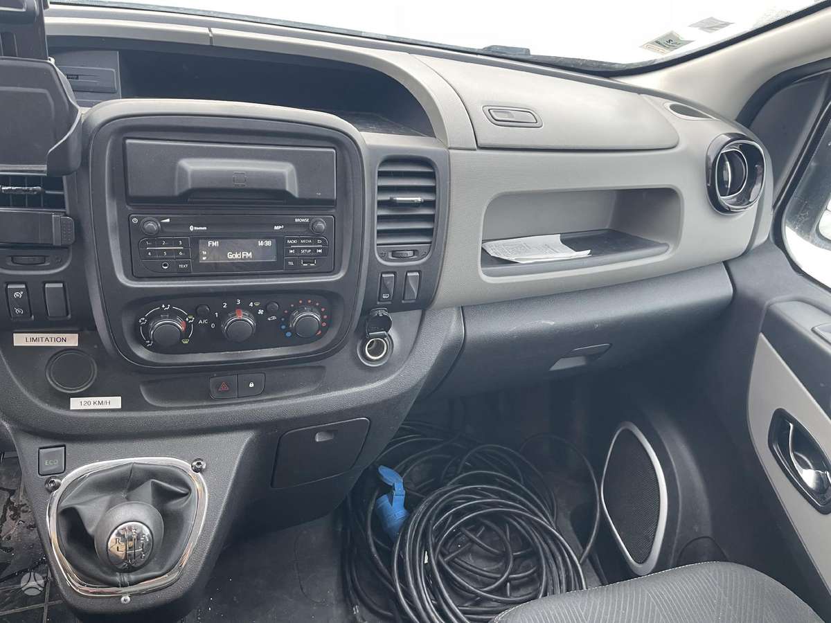 Nissan NV300, 1.6 l., cargo van 9