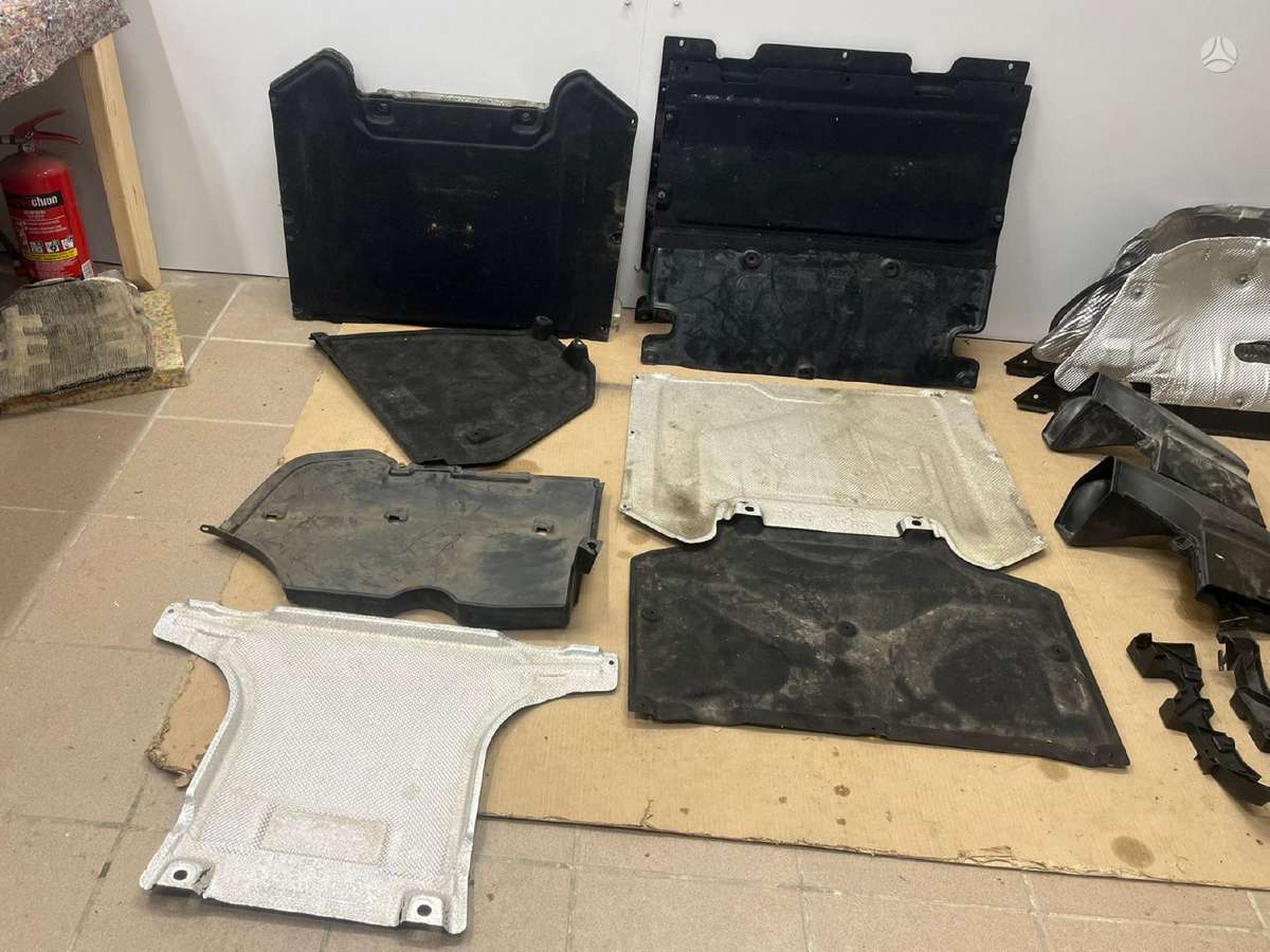 Audi Q5 kėbulo dalys