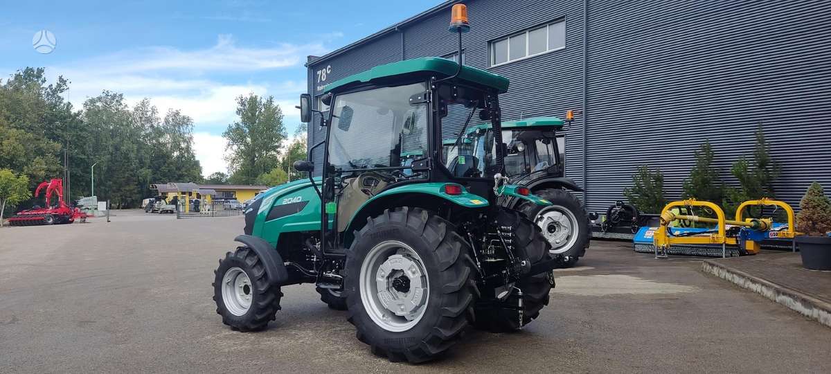 Aupax 2040 / M404, тракторы