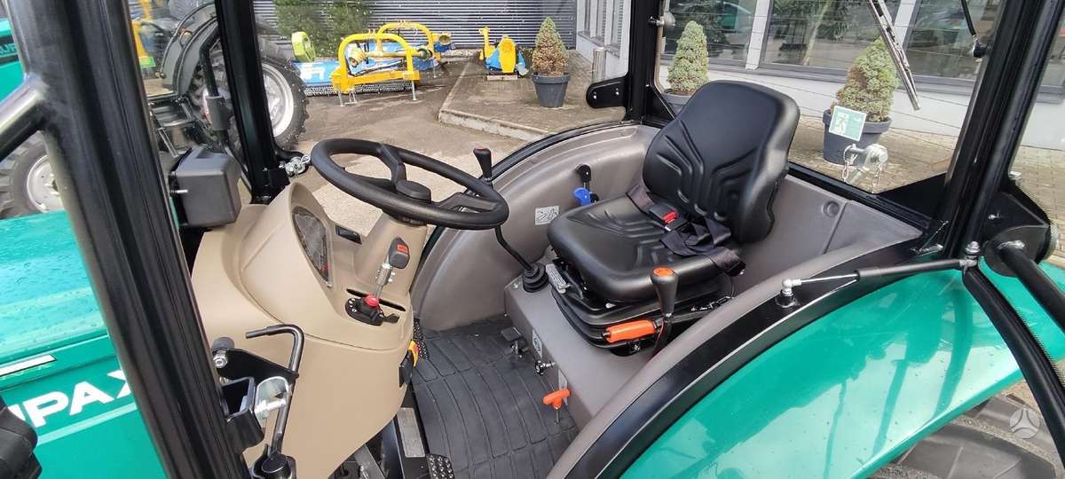 Aupax 2040 / M404, тракторы