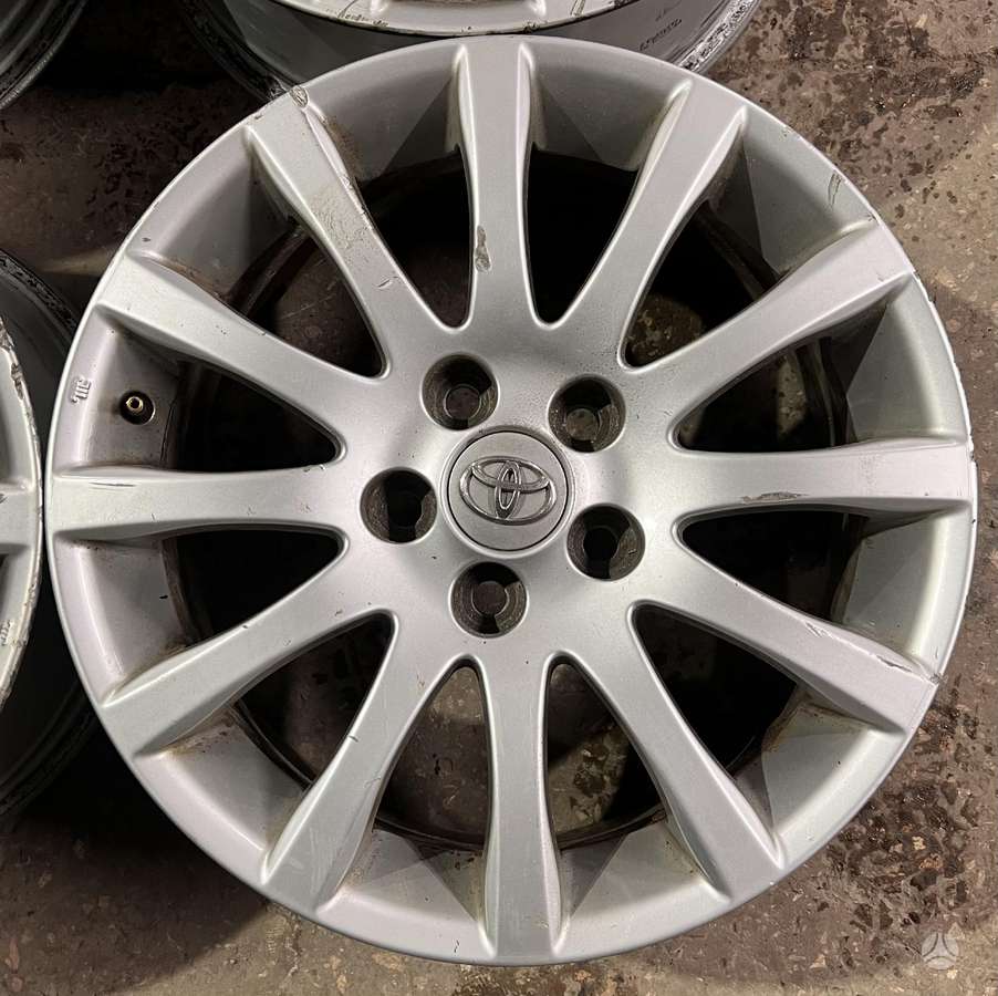 Toyota, lengvojo lydinio, R17