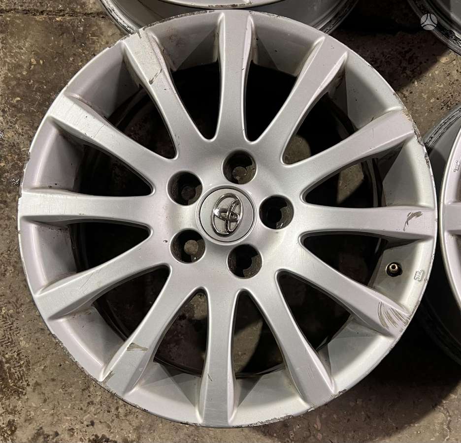 Toyota, lengvojo lydinio, R17