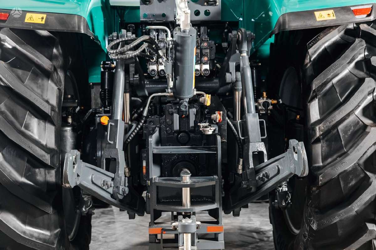Aupax 7240, тракторы