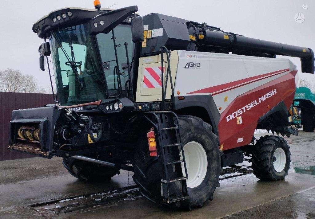Rostselmash RSM 161, kombainai