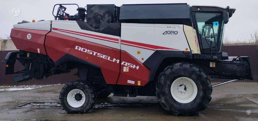 Rostselmash RSM 161, kombainai