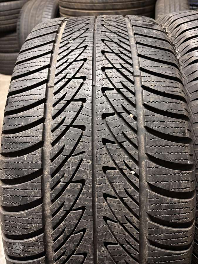 Goodyear UG Performance 8, зимние 285/45 R20