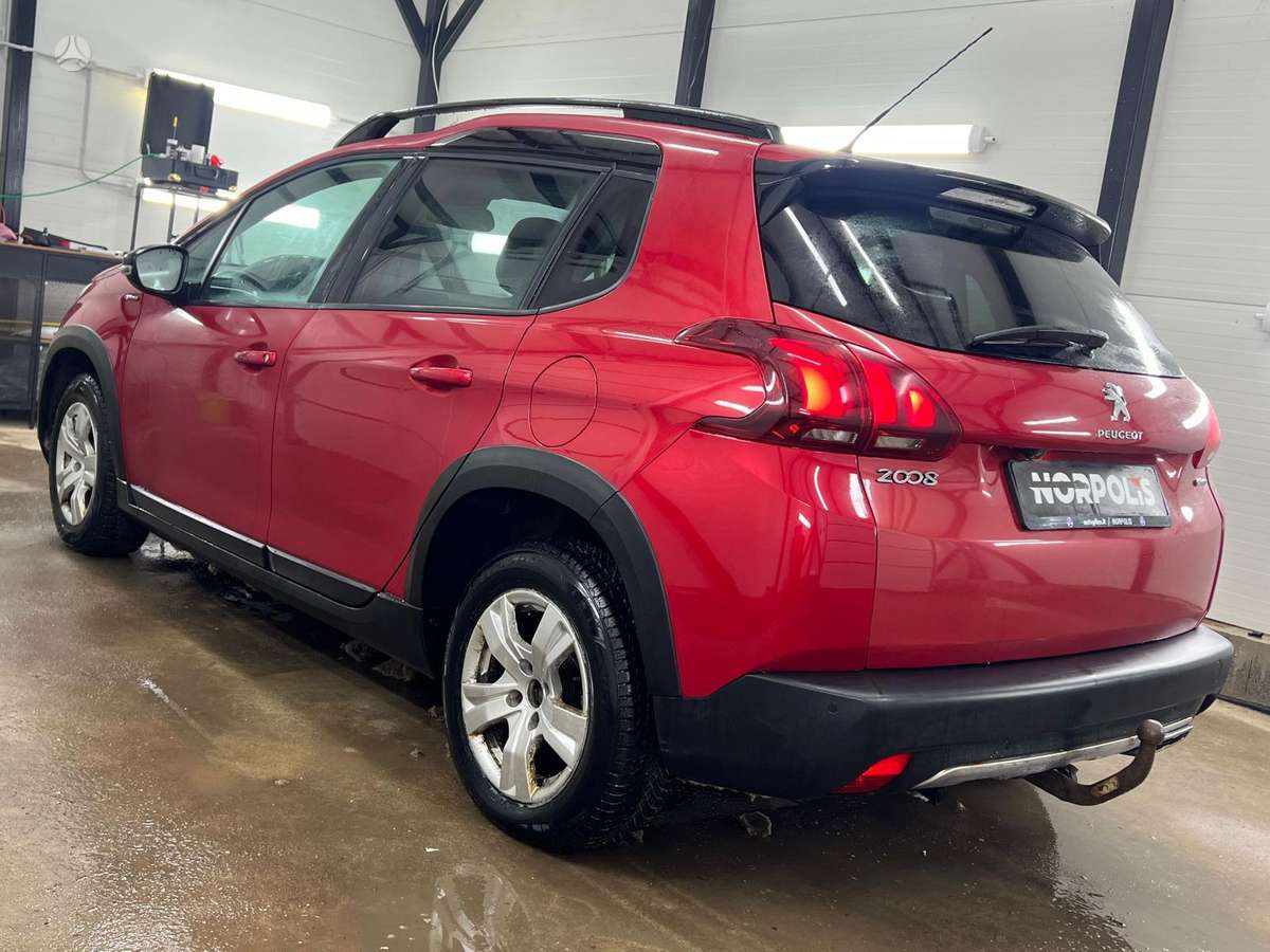 Peugeot 2008, 1.2 l., hatchback