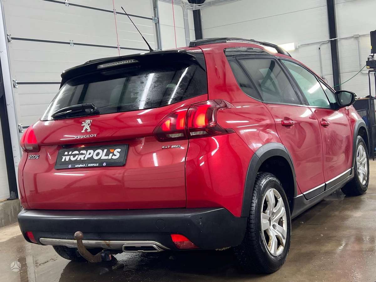 Peugeot 2008, 1.2 l., hatchback