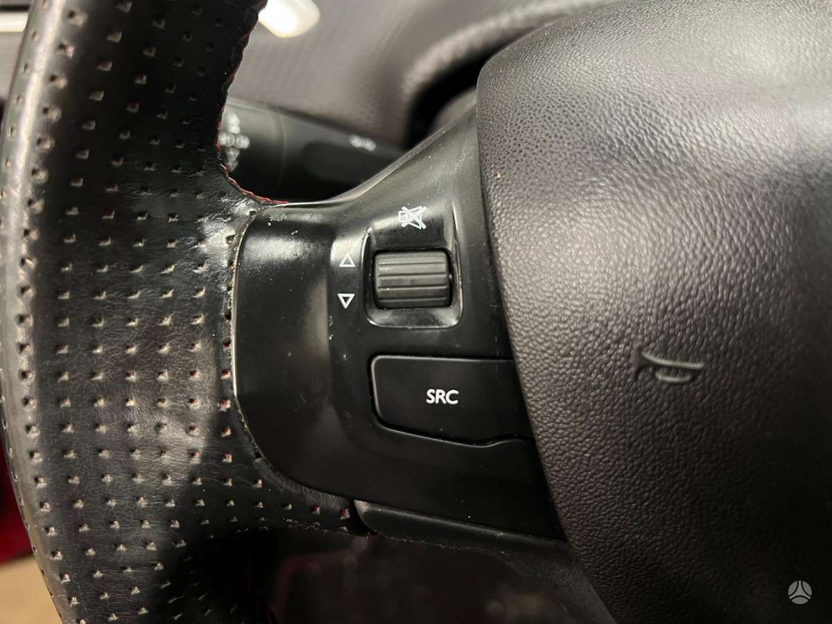 Peugeot 2008, 1.2 l., hatchback