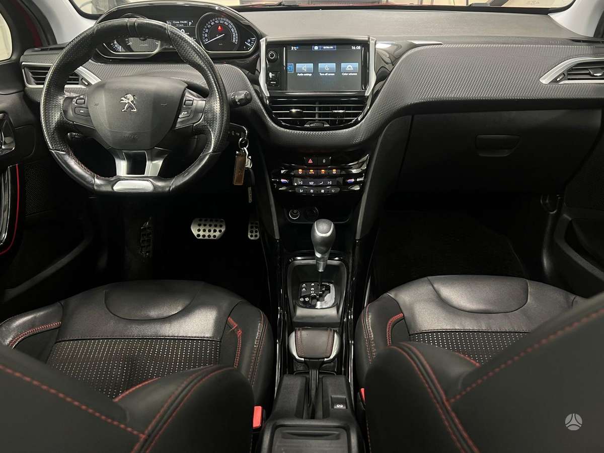 Peugeot 2008, 1.2 l., hatchback