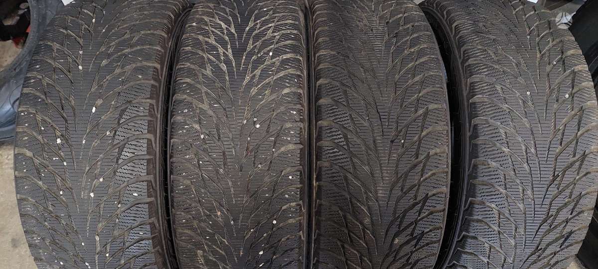 Nokian, зимние 225/45 R19