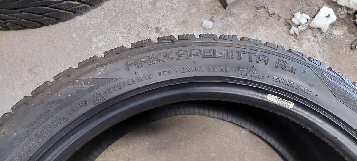 Nokian, winter 225/45 R19