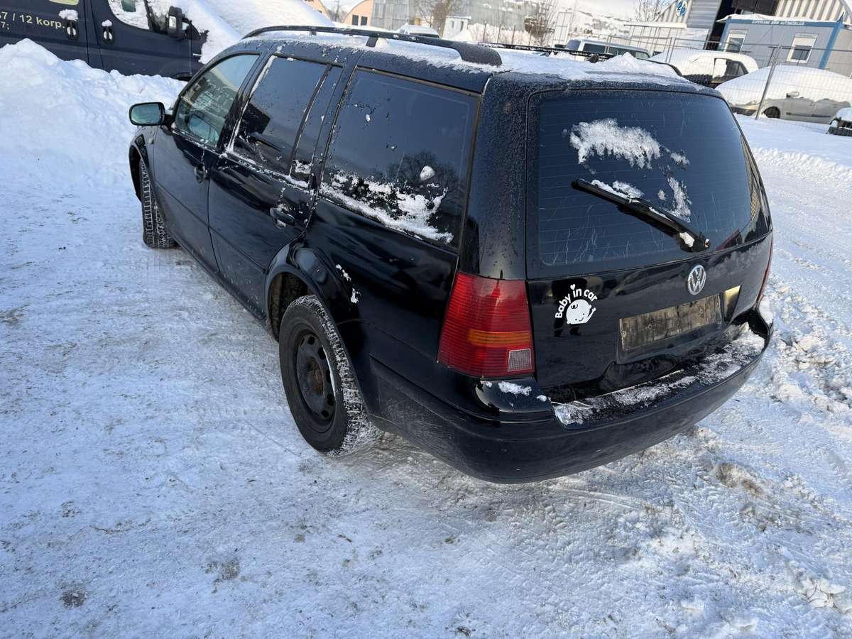 Volkswagen Golf Minsko pl 33a 5 angaras