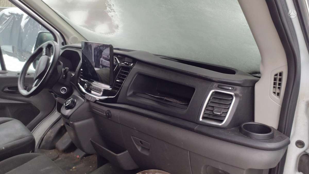 Ford Transit dalimis. Variklio kodas c2ra