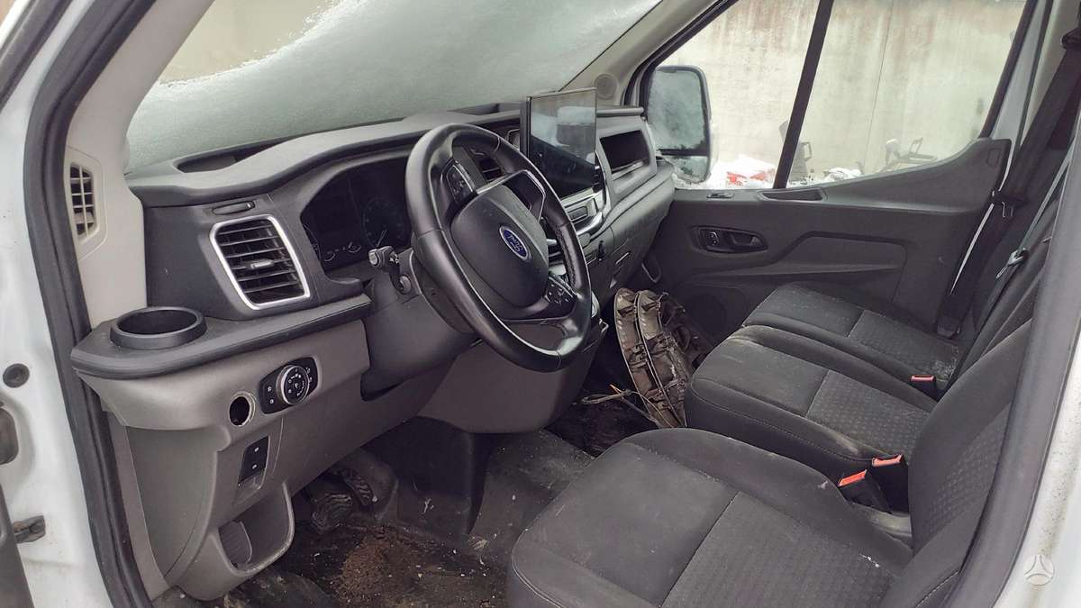 Ford Transit dalimis. Variklio kodas c2ra