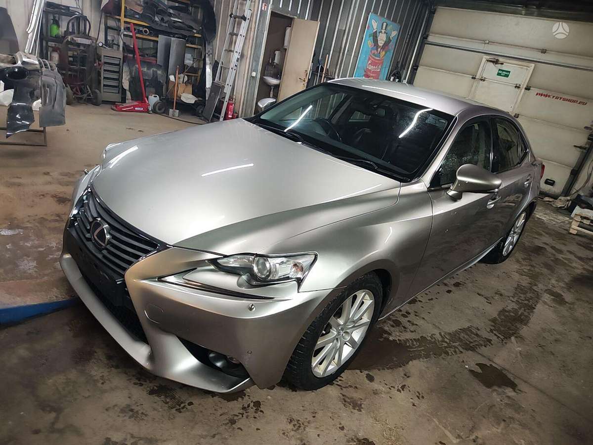 Lexus IS 300h