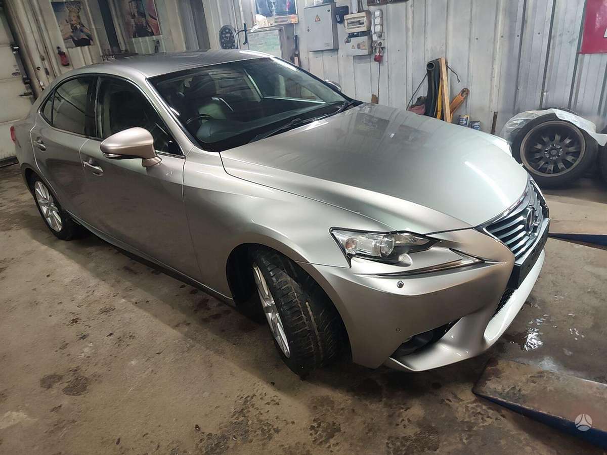 Lexus IS 300h