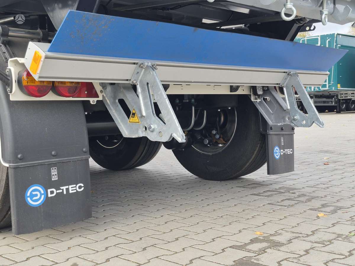 D-TEC Alu, savivartės