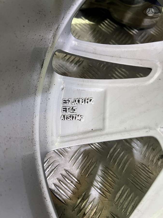 Audi, lengvojo lydinio, R18