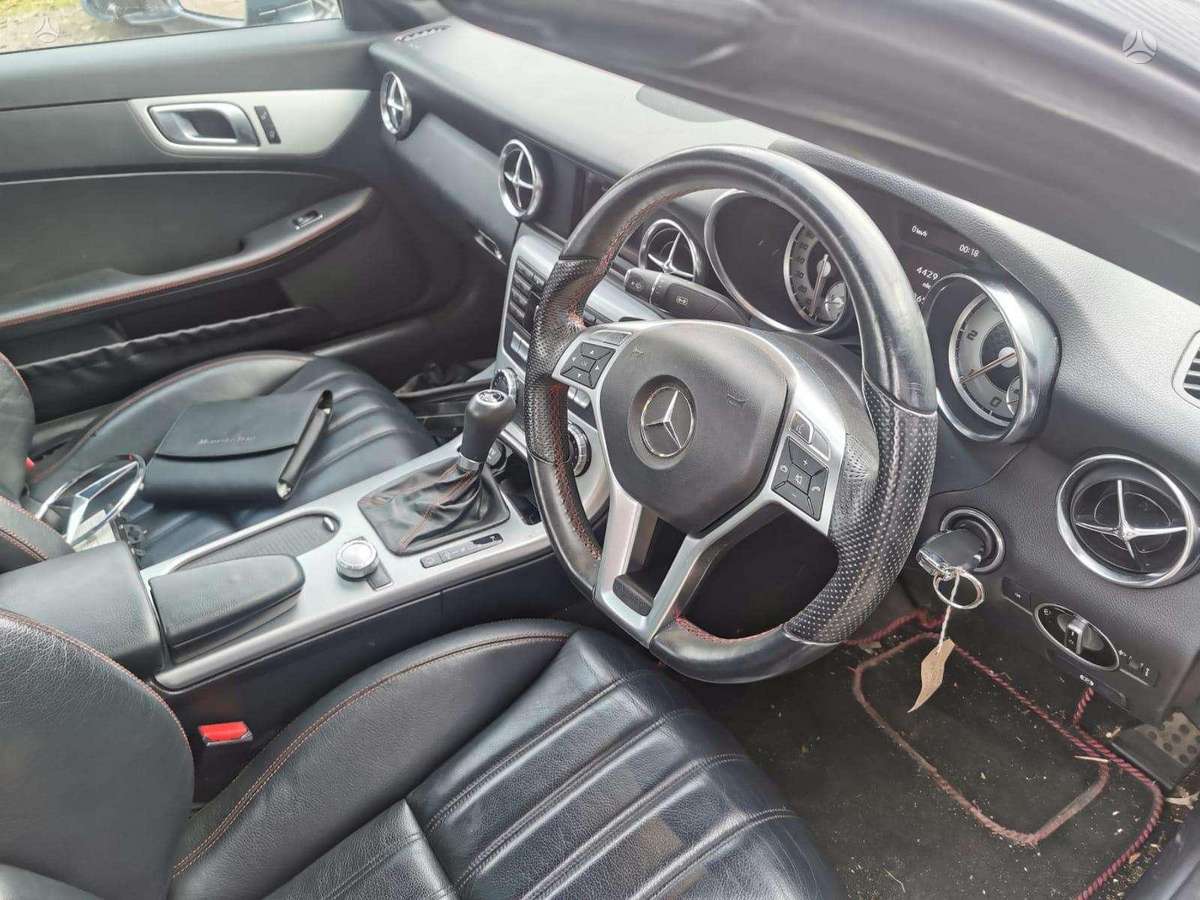 Mercedes-Benz SLK250 по частям