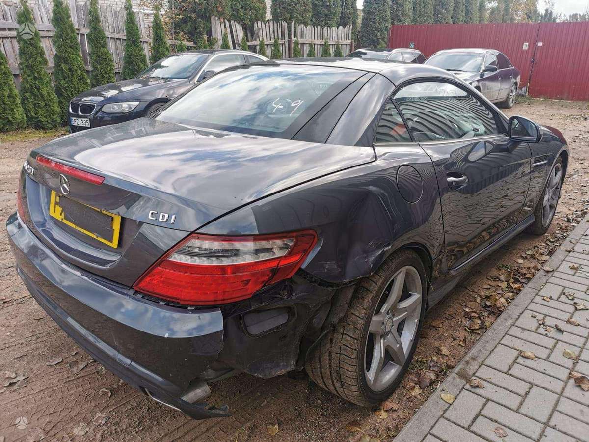 Mercedes-Benz SLK250 по частям