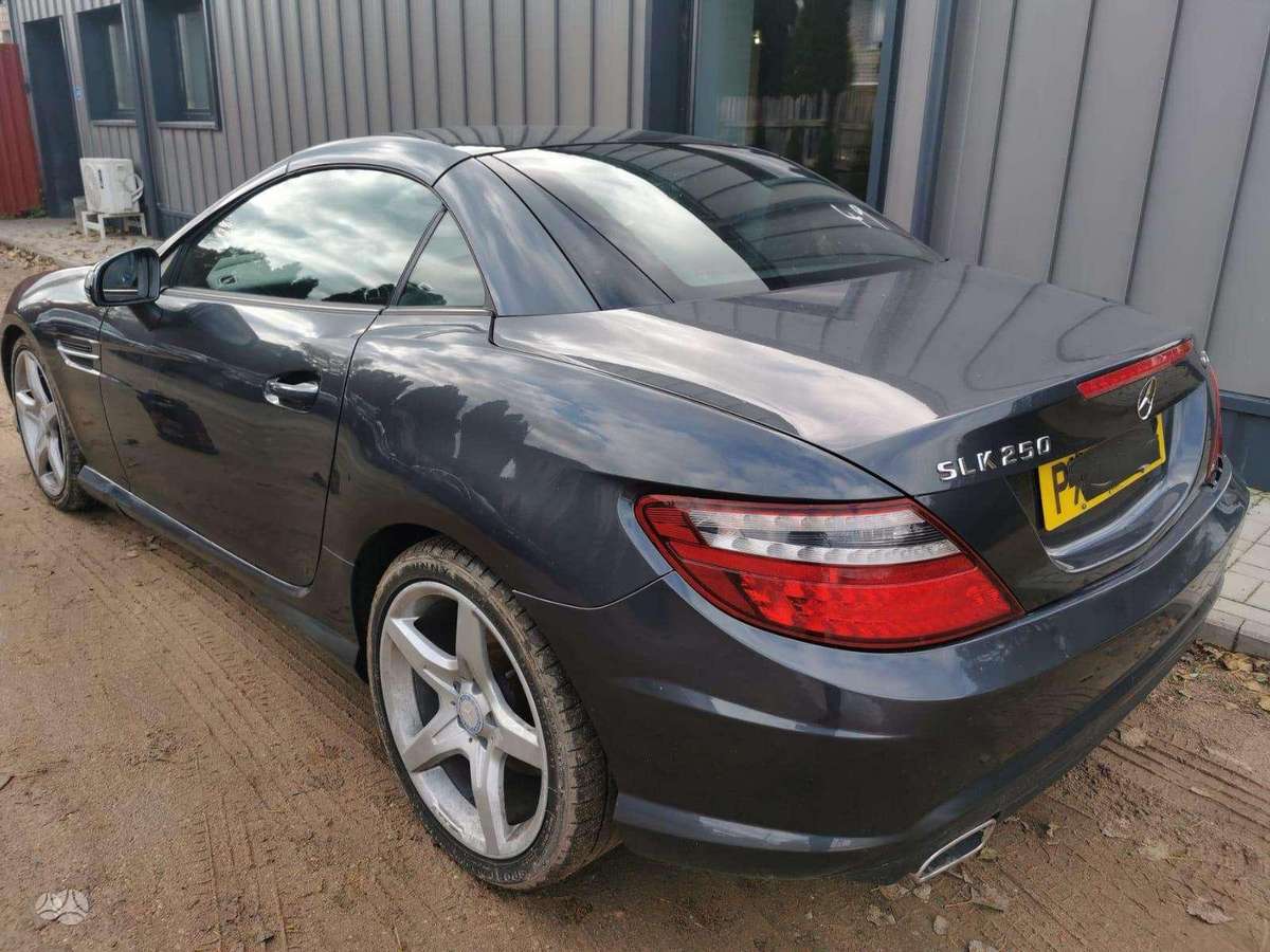Mercedes-Benz SLK250 по частям
