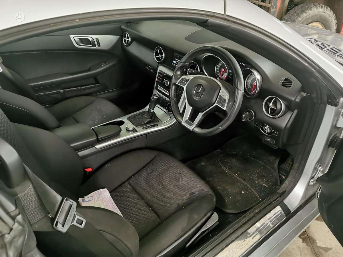 Mercedes-Benz SLK250 по частям