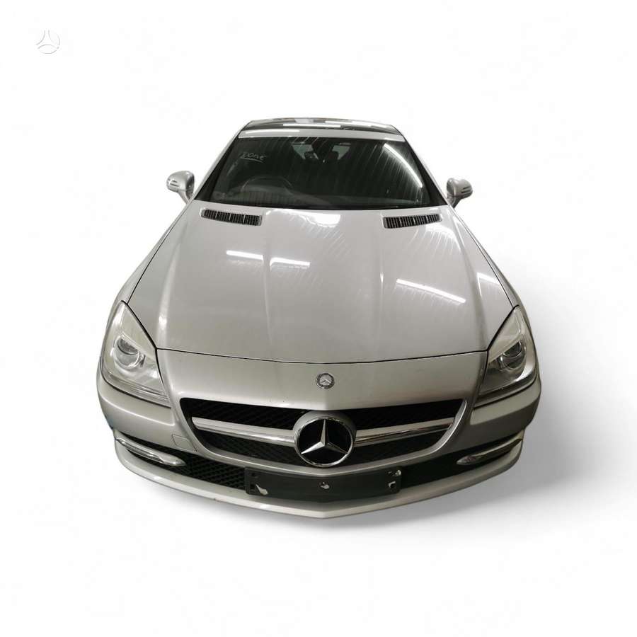 Mercedes-Benz SLK250 по частям