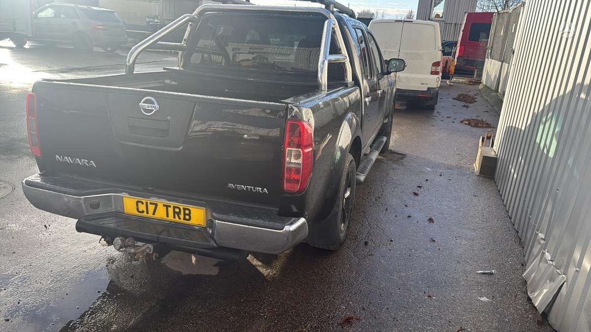 Nissan Navara, off-road / crossover