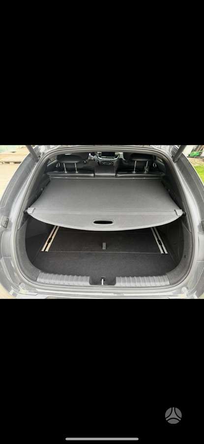 Kia ProCeed for parts. G4fj engine