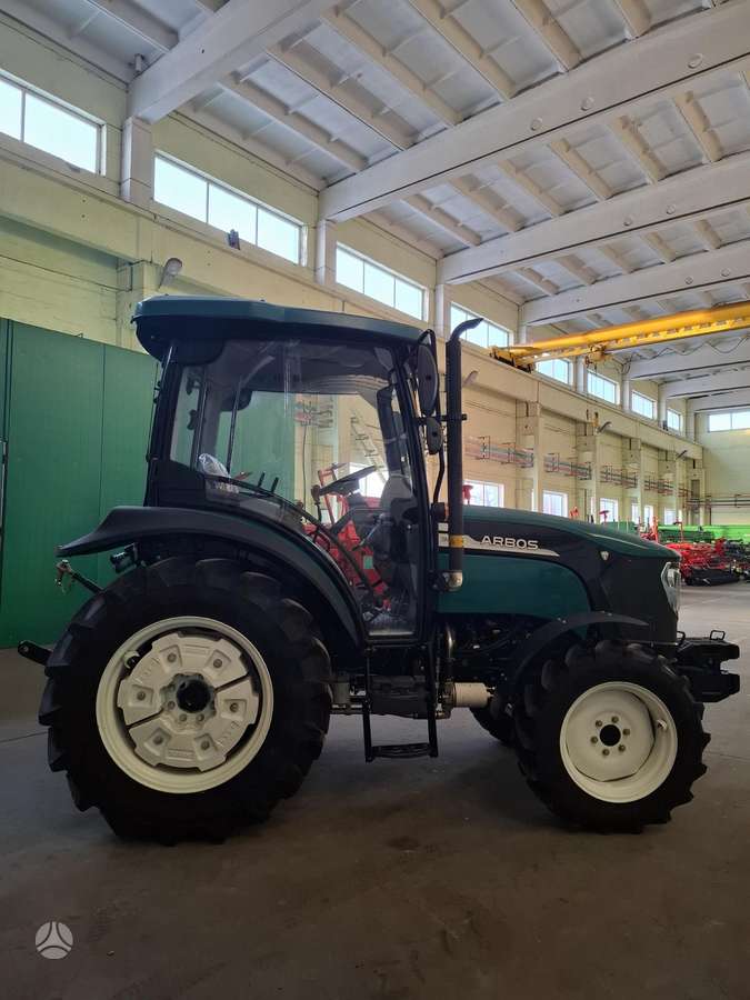 ARBOS 3055, traktori