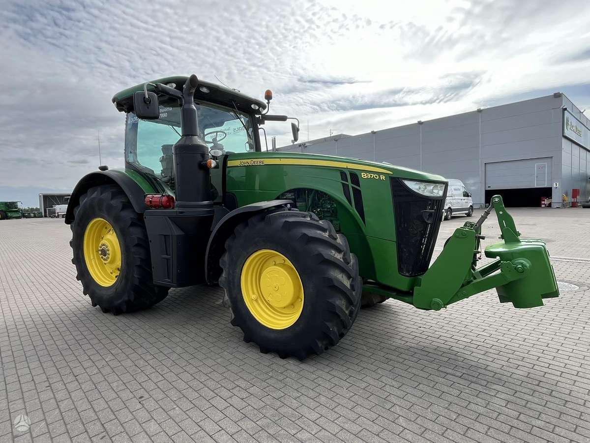 John Deere 8370R, тракторы