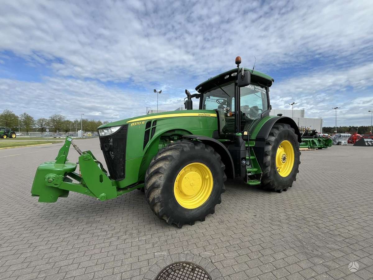 John Deere 8370R, тракторы