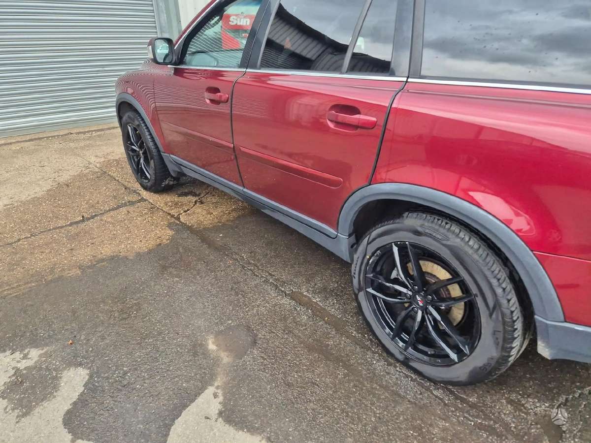 Volvo XC90 Spalva 454 rida 240km