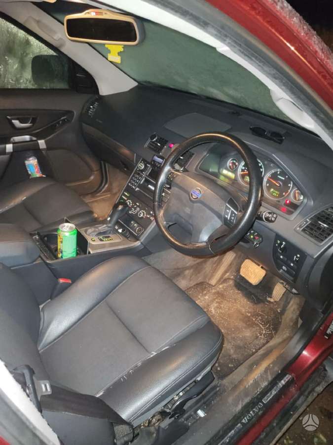 Volvo XC90 Spalva 454 rida 240km