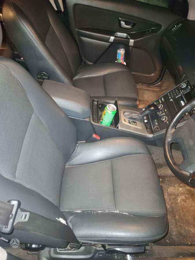 Volvo XC90 Spalva 454 rida 240km