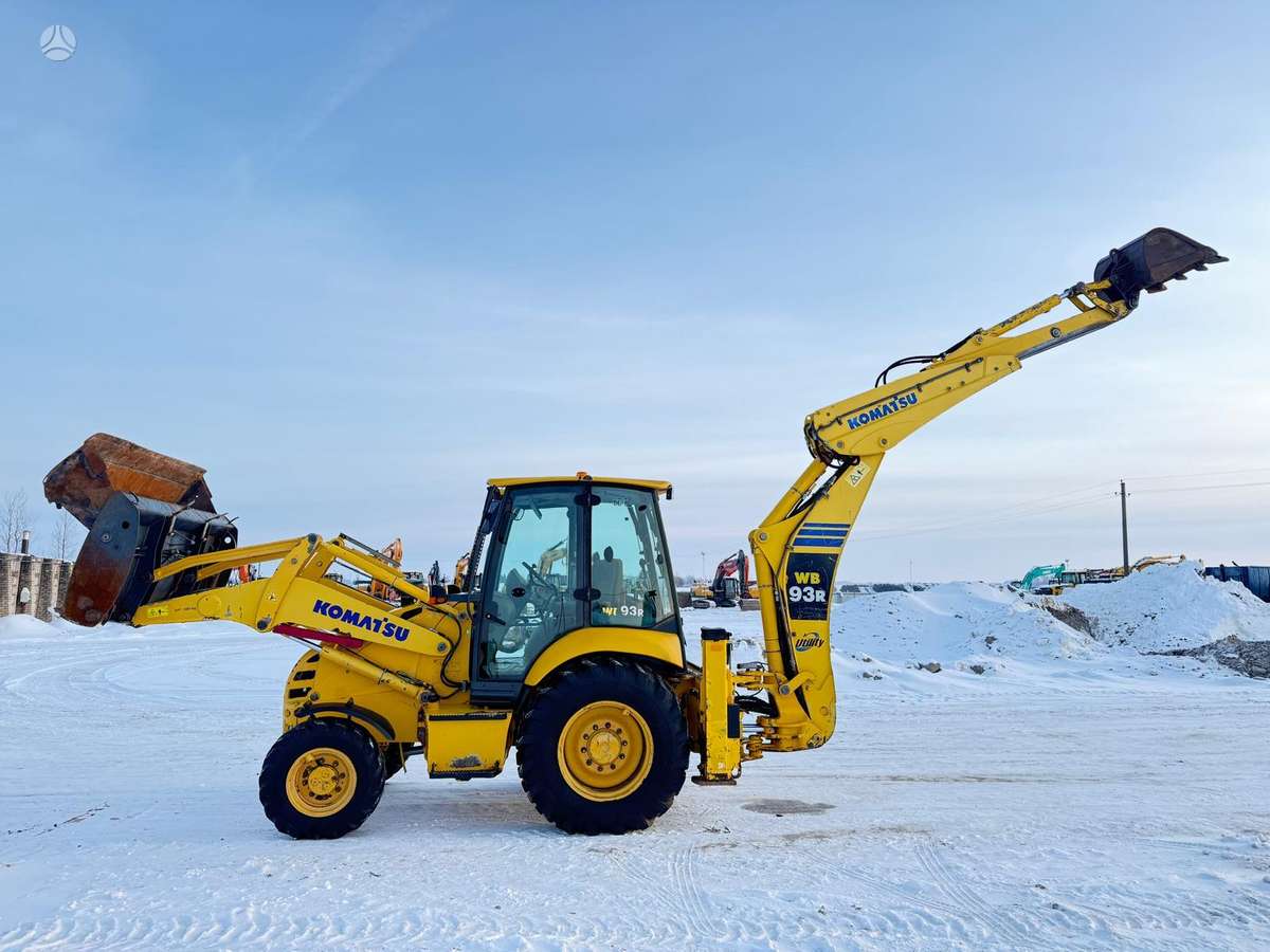 Komatsu WB 93 R-5, ekskavatori iekrāvēji