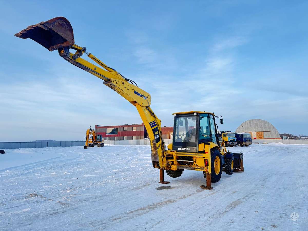 Komatsu WB 93 R-5, ekskavatori iekrāvēji