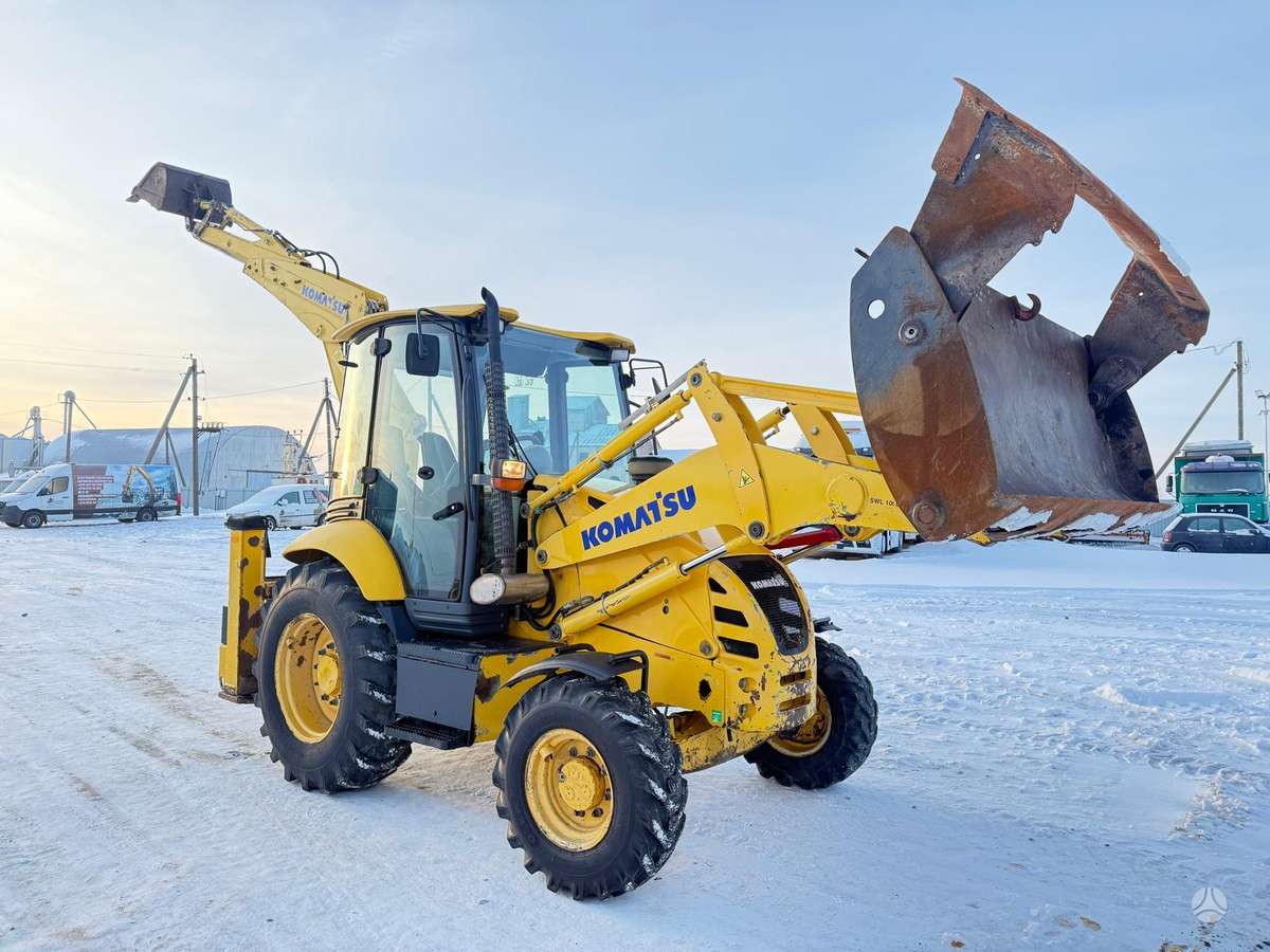 Komatsu WB 93 R-5, ekskavatori iekrāvēji