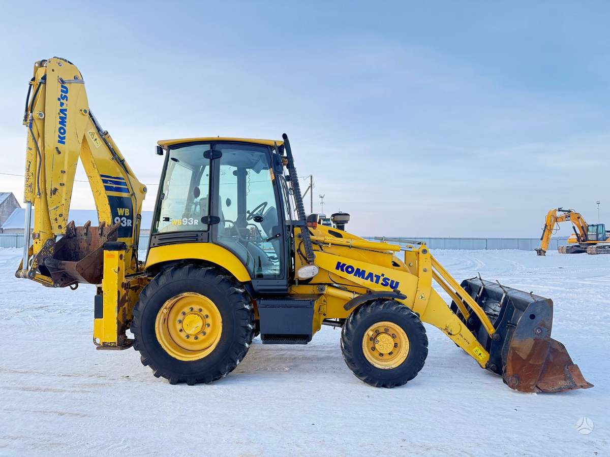 Komatsu WB 93 R-5, ekskavatori iekrāvēji