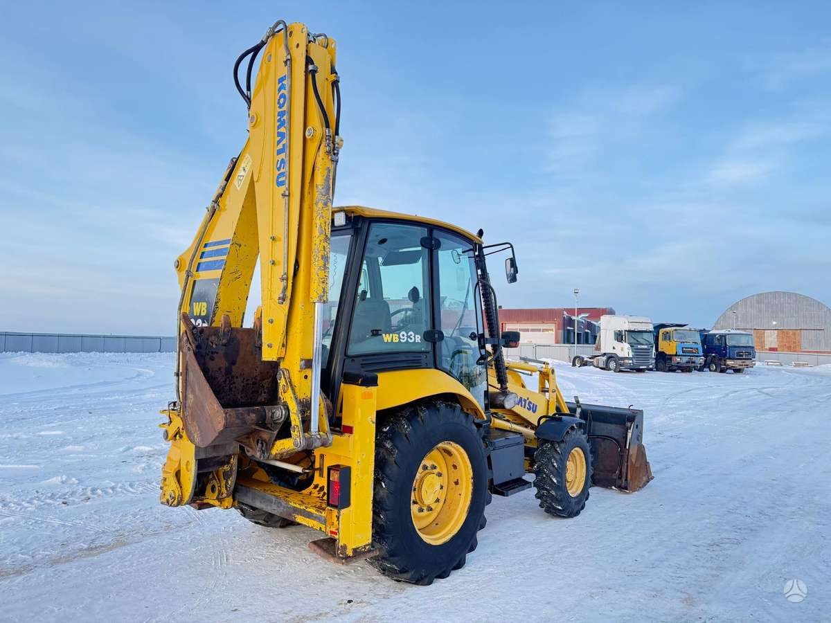 Komatsu WB 93 R-5, ekskavatori iekrāvēji