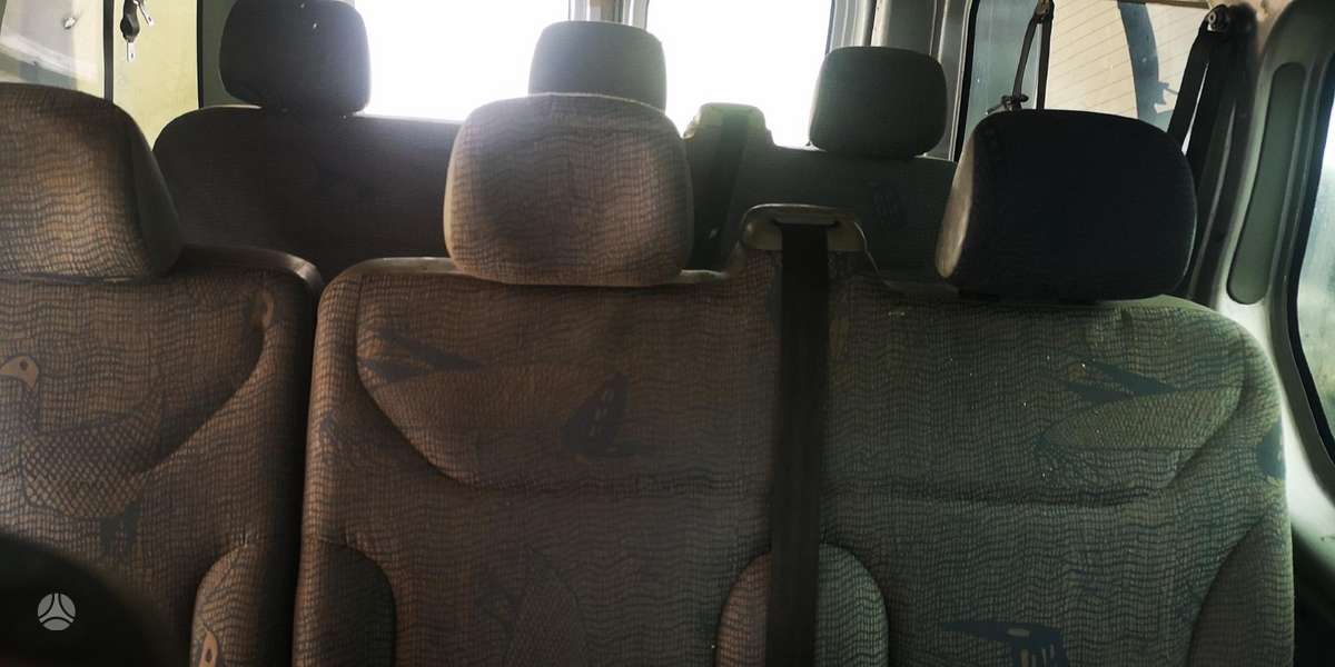 Renault Trafic, keleiviniai mikroautobusai