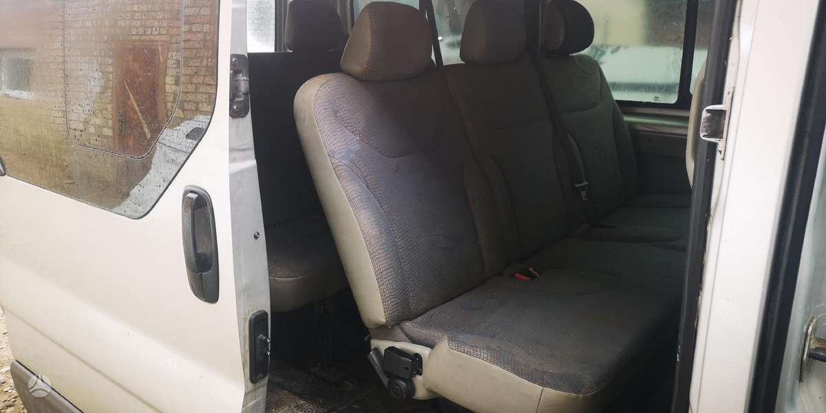 Renault Trafic, passenger vans