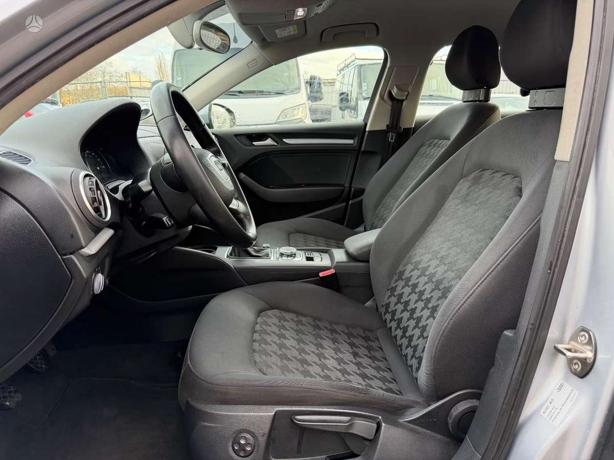 Audi A3 Audi a3 sedanas dalimis