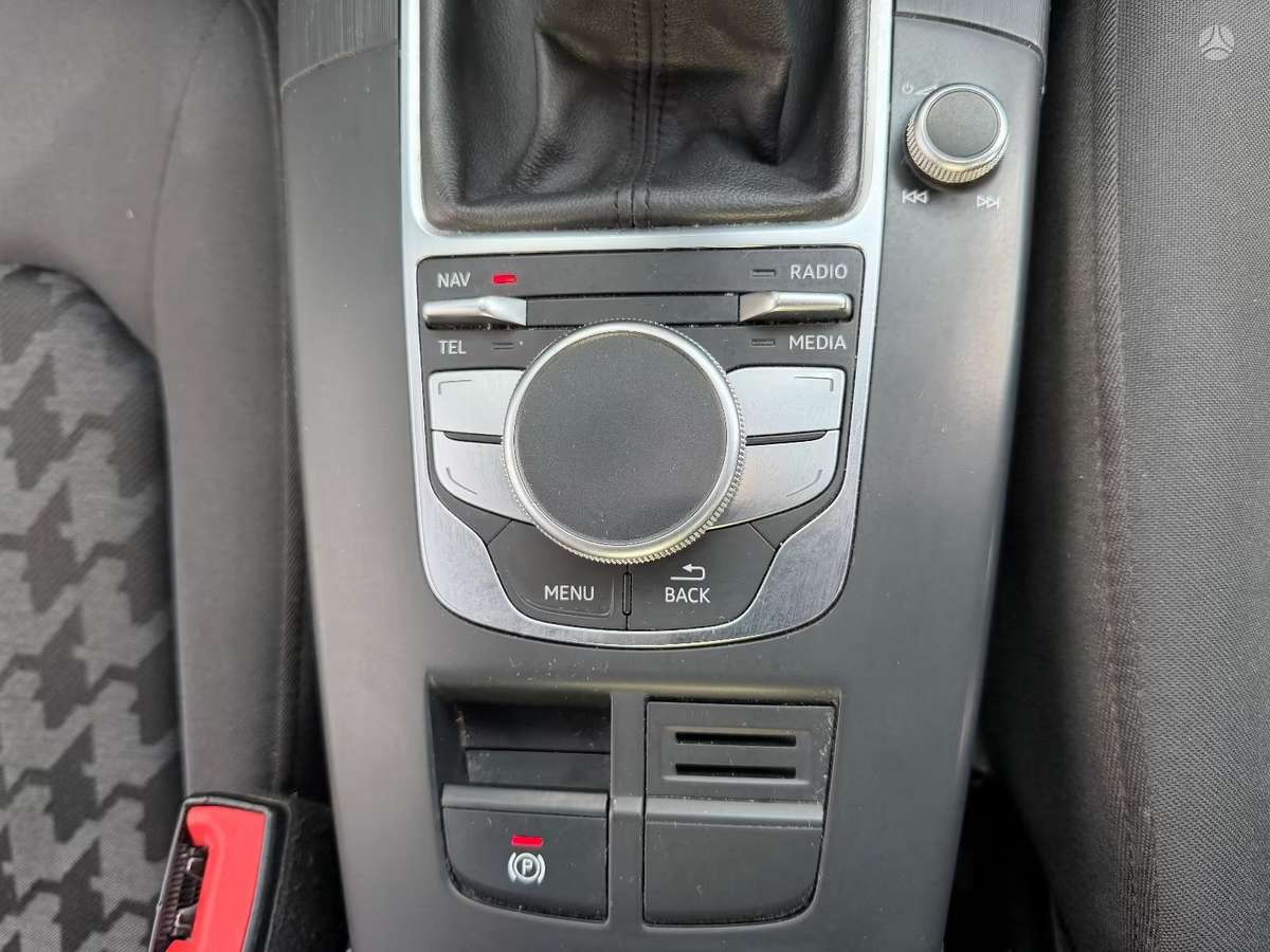 Audi A3 Audi a3 sedanas dalimis