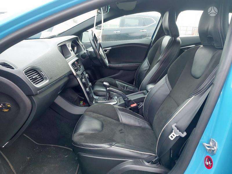 Volvo V40 по частям