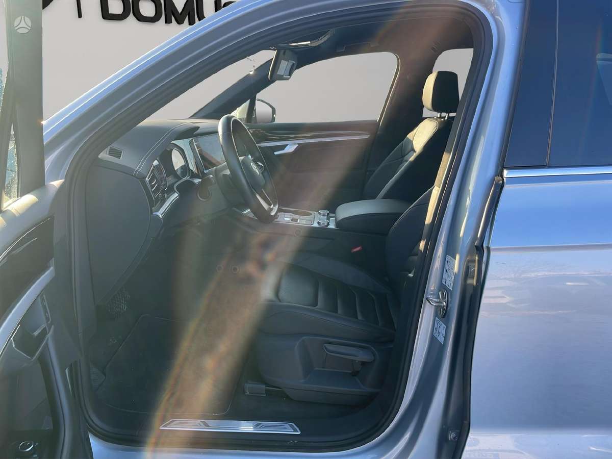 Volkswagen Touareg - 7